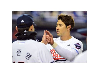 강승호 결승타 후 아내와 뱃속 아기에게 헌정한 장면 화제
