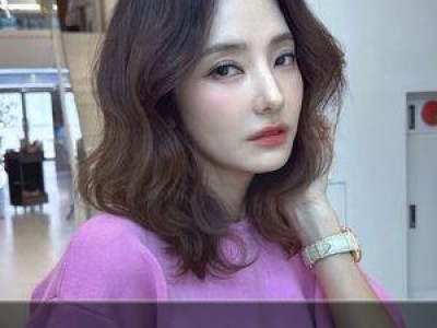 한채영 태양 이모티콘으로 미모 과시