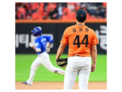 류현진 첫 경기에서 100마일 빠른 공으로 화제