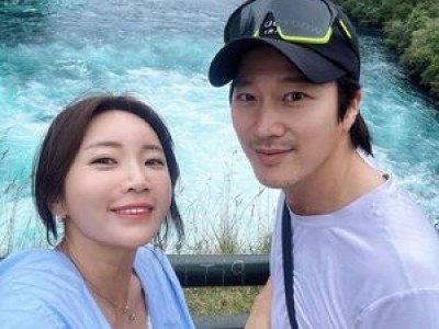 이보미 이완과 함께 후카 폭포 여행 중인 듯