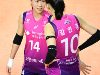 김연경 현역 은퇴 선언에 후배 정윤주 눈물 터짐